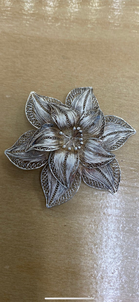 BIJOU BROCHE OVALE en argent massif 800 filigrane formant fleur XXème EUR 40,00 - FR