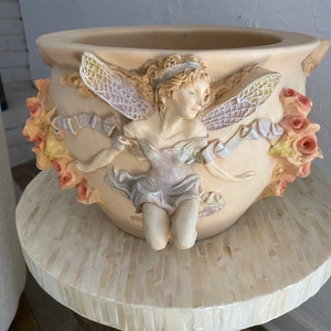 Beautiful resin Winged Angels Flower/Plant Pot