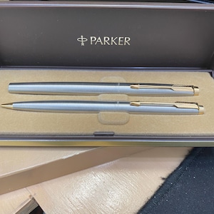 Vintage PARKER 14k Gold Nib Fountain  Pen & Mechanical Pencil  Set in original Case