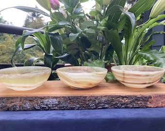 Banded Onyx Bowls 5 inch diameter 2 inches tall. Beautiful coloration