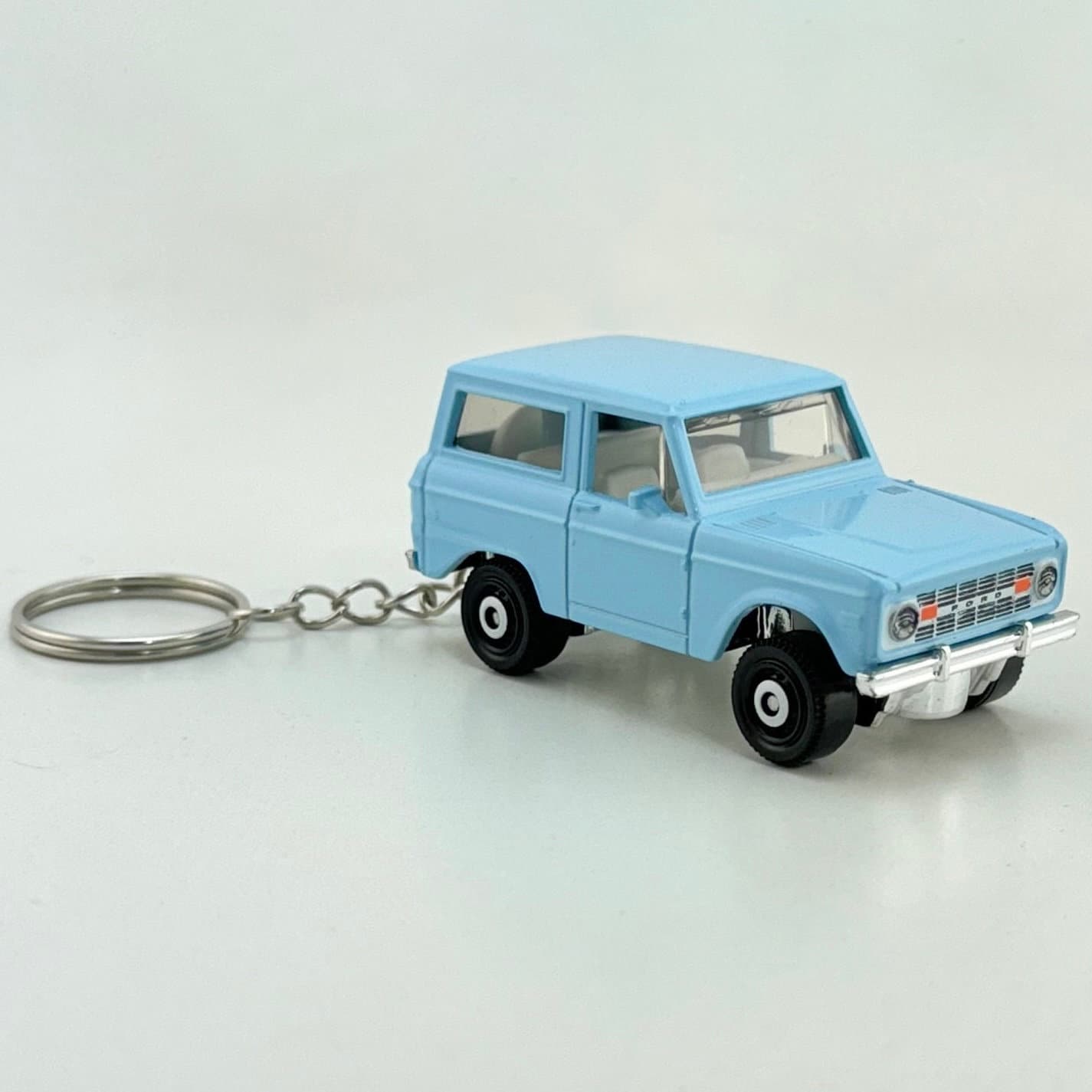 Car Keychain Ford Bronco Classic