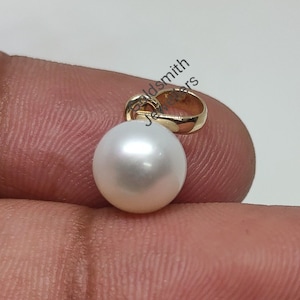 Dainty 14k Gold Pearl Pendant: Natural White Pearl, Minimalist Style