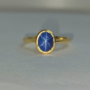 Lindy Star Sapphire Ring: 925 Sterling Silver, Rose Gold Plated