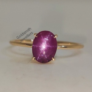 Dainty Oval Star Ruby 14k Gold Ring - Minimalist Birthstone