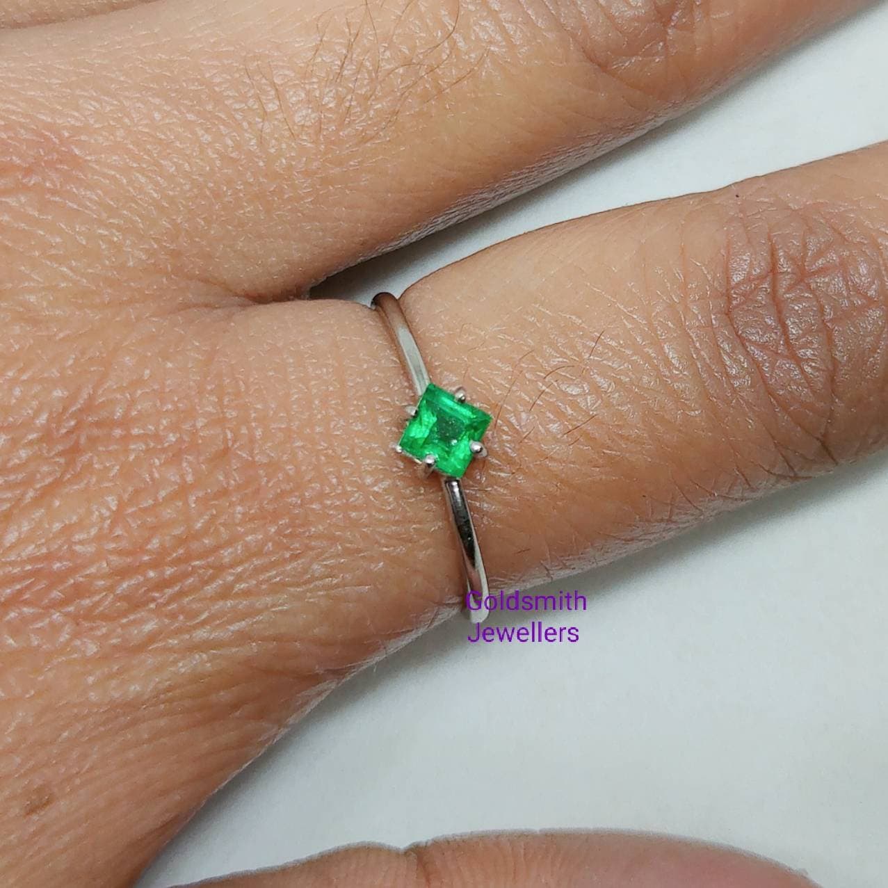 エメラルドリング 14.5号 IEI リング 14号 エメラルド ダイヤ