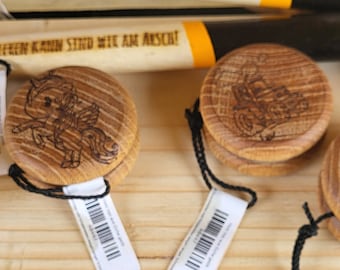 Wood yo-yo/yo-yo individually engraved. Personalized yo-yo