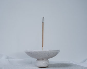 Nordic simple minimalist white dotted ceramic incense holder, incense burner