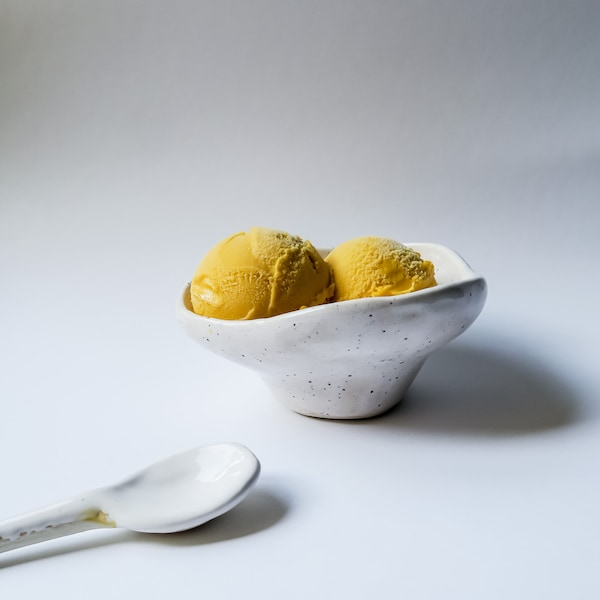 weißer Eisbecher mit Sprenkeln aus Keramik handgemacht | Dessertschale | Sorbetbecher