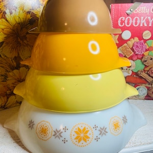 Pyrex Town & Country Cinderella Set