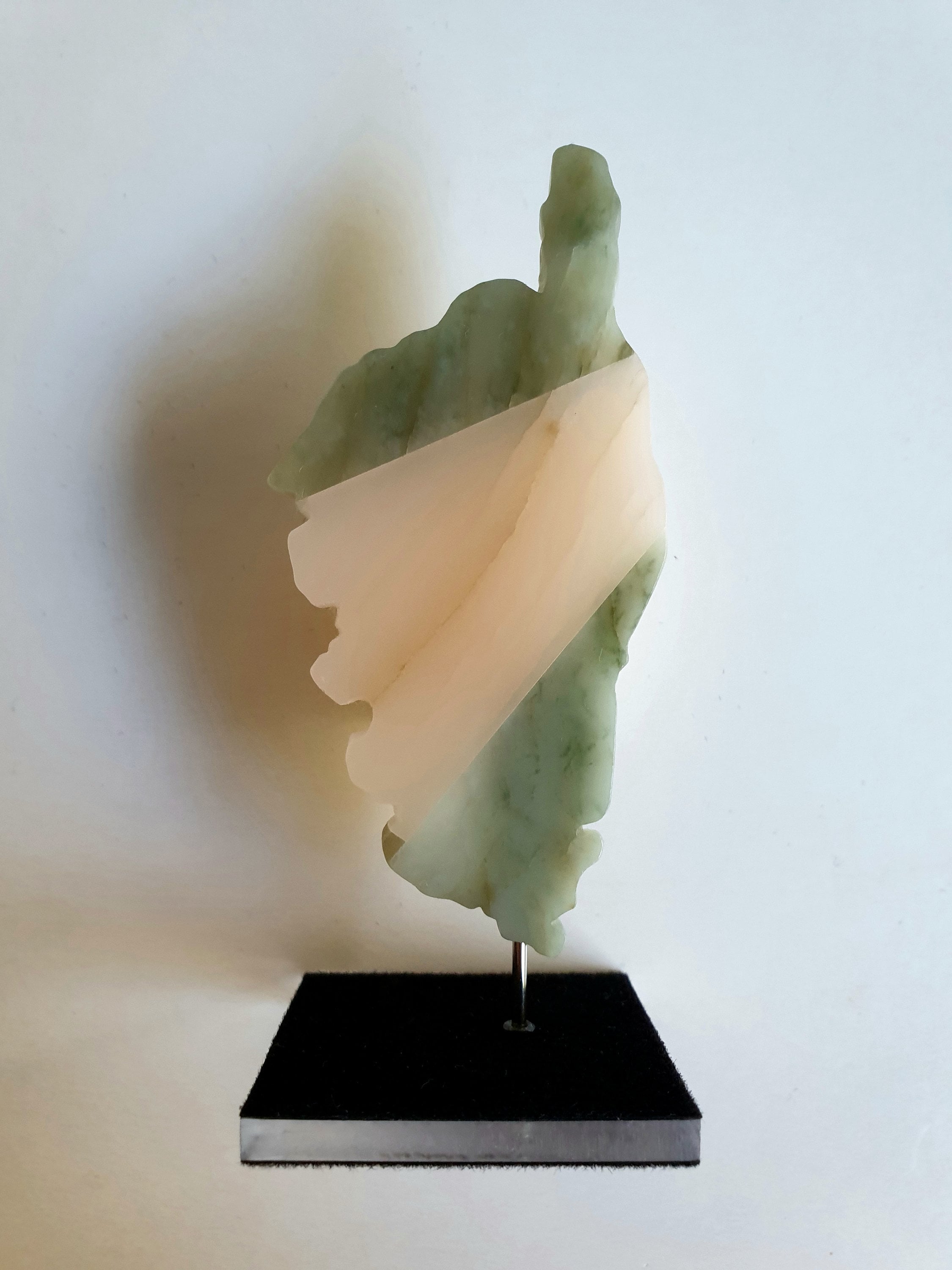 Sculpture Corse en Pierre Collage Vert Jade/Rose | Petit Modèle