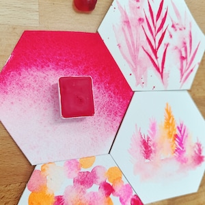 Tagada, handgjord akvarell med djupröd honung