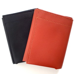 Cartera triple compacta (cuero estándar)
