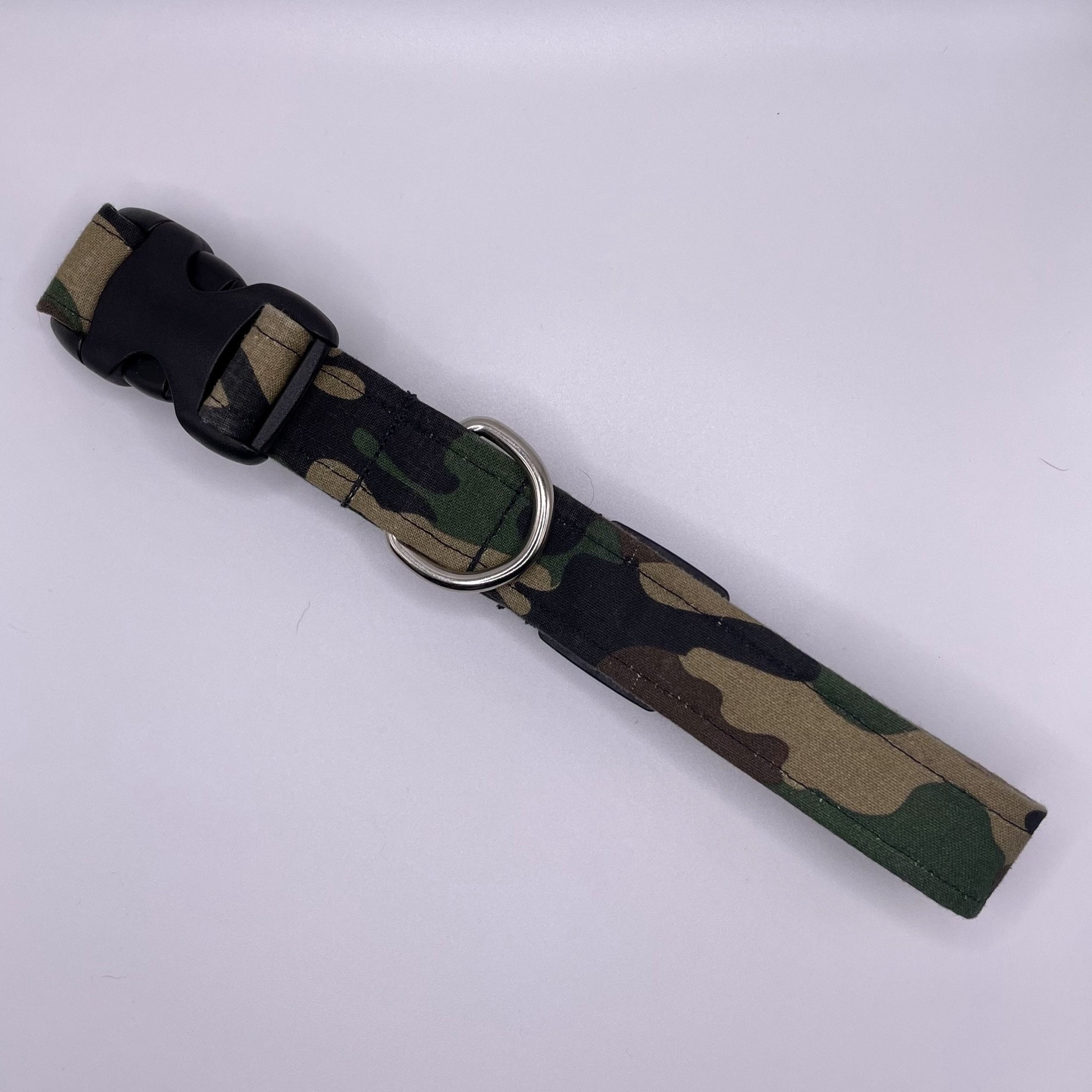 Camouflage collar top