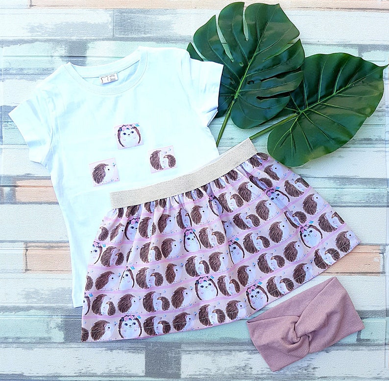 round neck t-shirt Girls cotton t-shirt and skirt set girls summer clothes. girls T-shirt and flared skirt gift hair bow