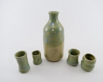 Sake Set with Leaf Pattern