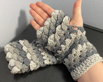 Dragon Scale Fingerless Gloves (Grey)