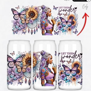 Könnte beinhalten: Drei Sublimationsdesigns mit einer Frau mit Tattoos und lila Haaren, die eine Tasse Kaffee hält, umgeben von Schmetterlingen, Sonnenblumen und Traumfängern. Der Text "Let them wonder" ist im Design enthalten.