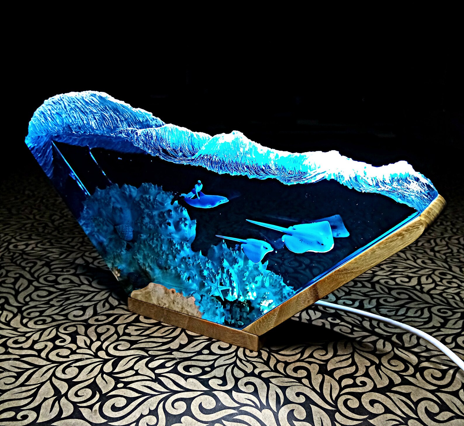 Resin Stingrays and Diver Epoxy resin lamp Resin And Wood Etsy