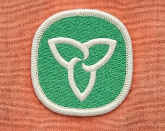 Parche bordado de trillium de Ontario – Termoadhesivo, resistente, con borde remallado