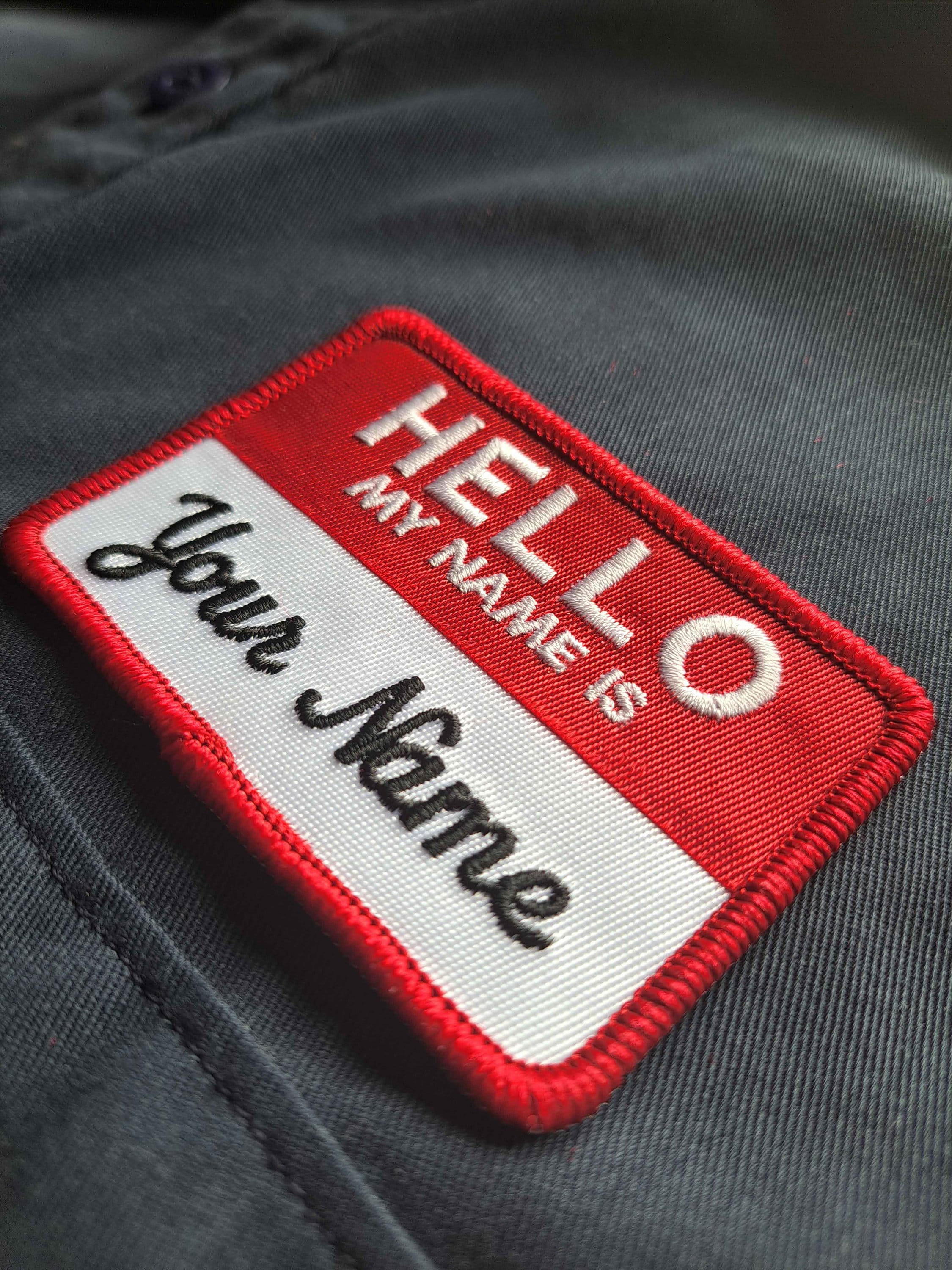 Toppa Hello My Name is (3,5 pollici) con ricamo termoadesivo