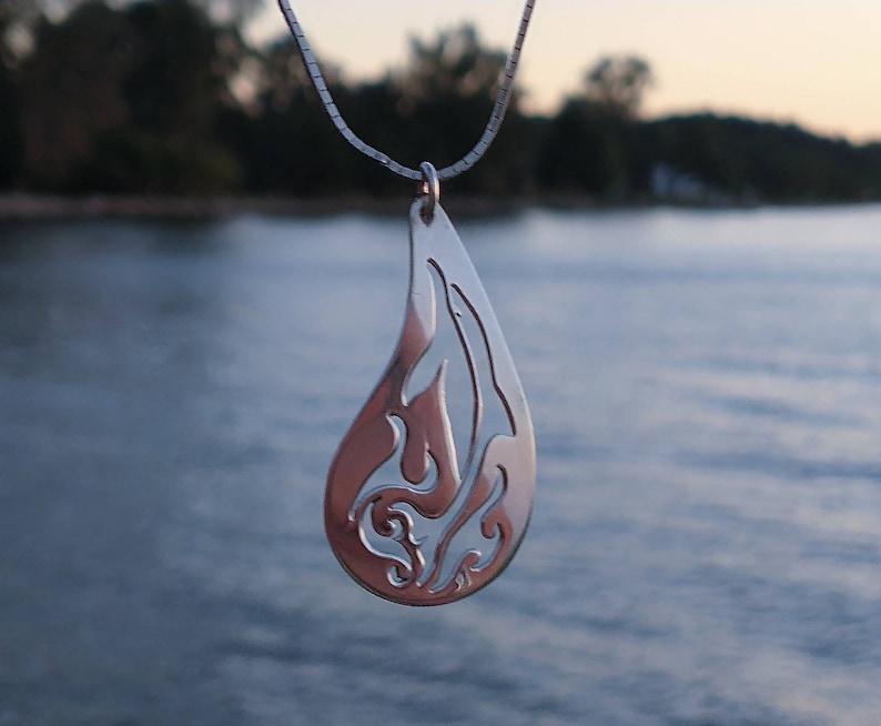 18 Sterling Silver Dolphin Silhouette Pendant Necklace