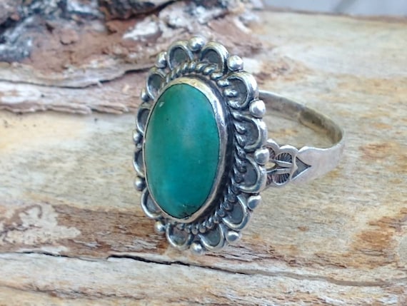 Vintage Green Stone Sterling Silver Ring, Artisan… - image 2
