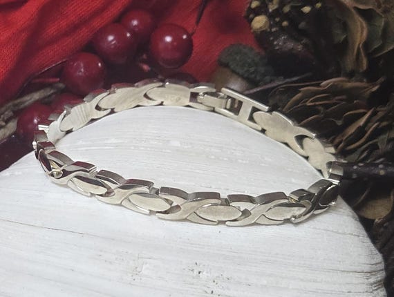 Vintage Solid Sterling Silver Chevron Link Bracel… - image 1