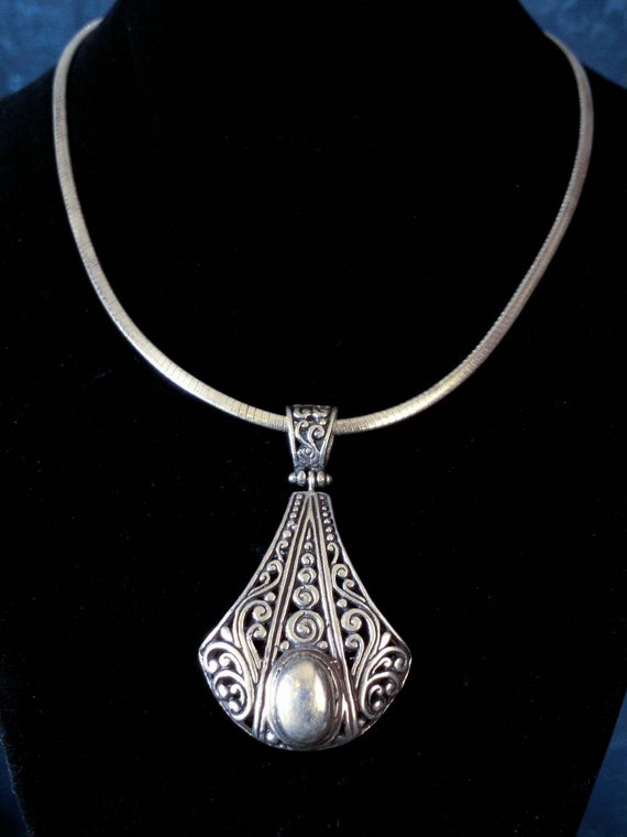 Sterling Silver Pendant Necklace, Vintage Intrica… - image 3