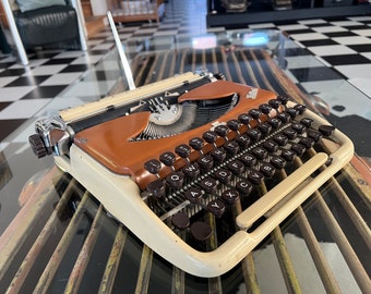 Groma Kolibri typewriter