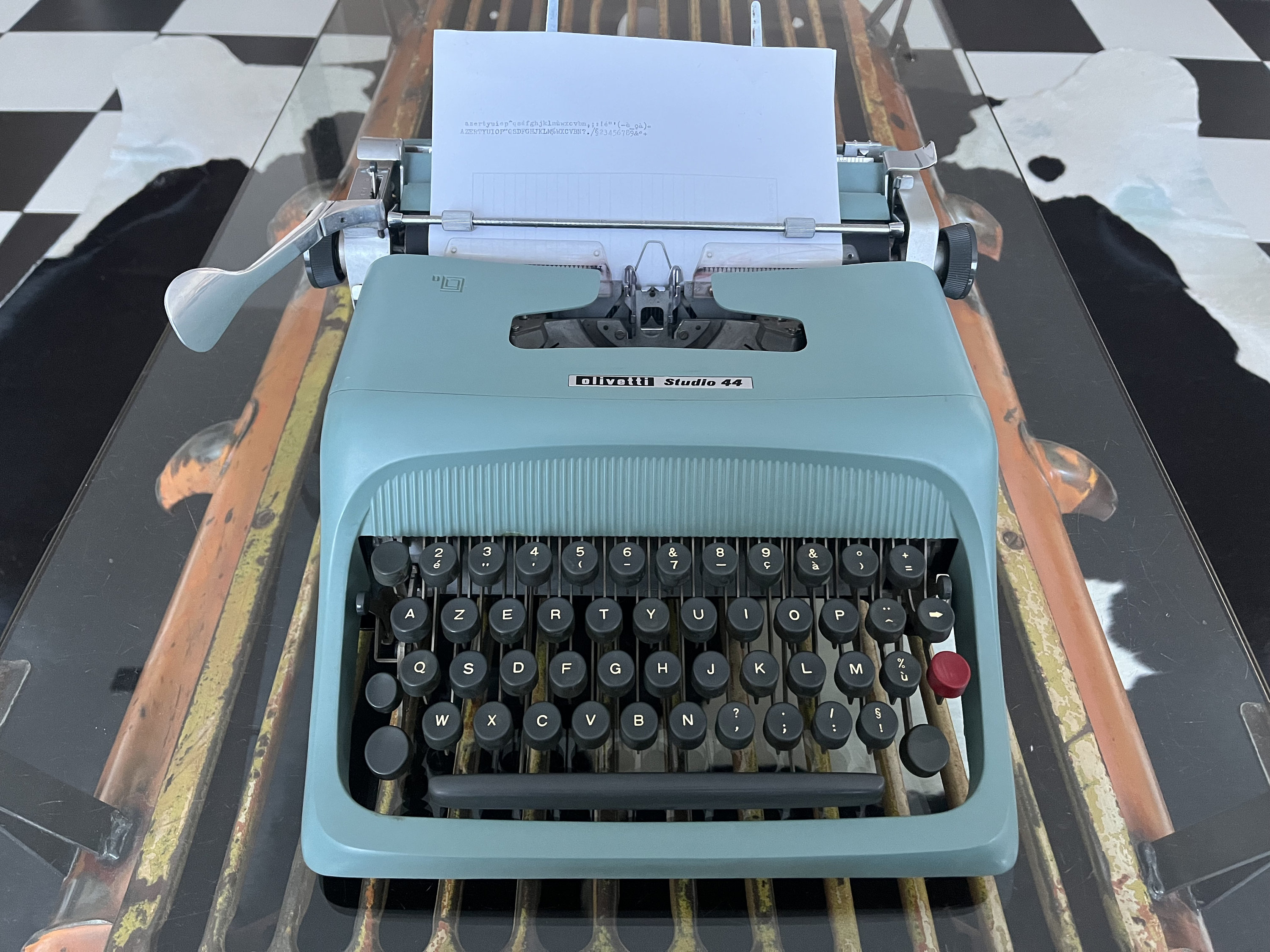 オリベッティ　スタディオ44 1965 Olivetti Studio 44 on the Typewriter Database