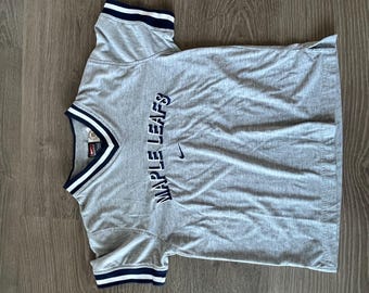 Vintage Nike Toronto Maple Leafs stiched t shirt - adult small - FREE SHIP