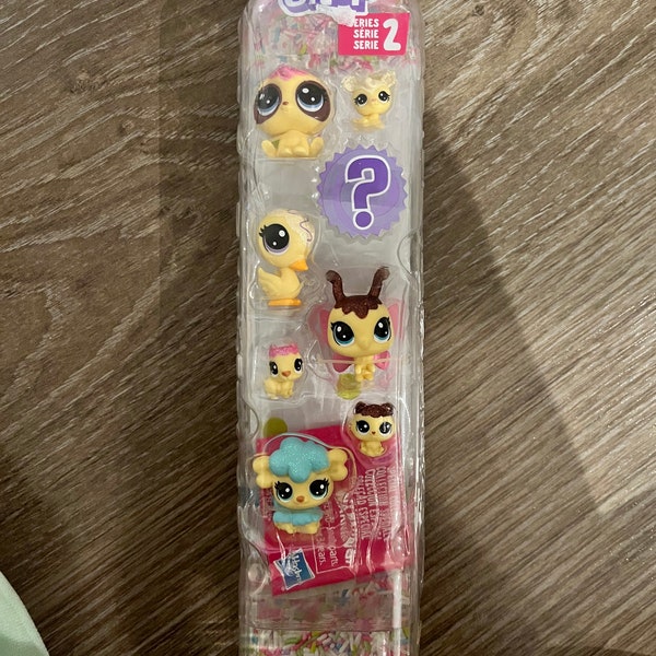 Brand new LPS Littlest Pet Shop Series 2 Frosting Frenzy Vanilla 8 Pack Surprise Pet FREE Shipping