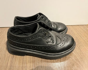 Dr. Martens black leather shoes Junior 3989 children’s US 13