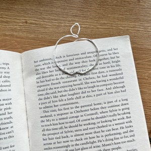 Teachers gift apple bookmark end of term gift for teach, fruit books, book nerd, booktok, wire bookmark, gift for teacher