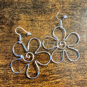 flower earrings, hippy style fun earrings, summer earrings, spiral design, wire floral, gold, silver, small gift, daisy style, autumn fun