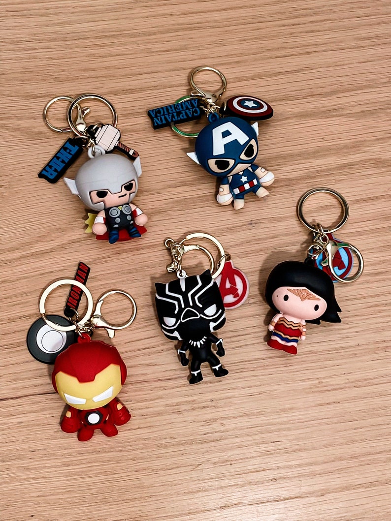 Personalized Marvel Superhero keyrings with name image 6