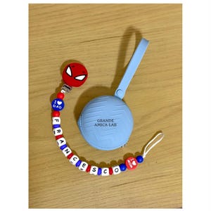 Catenella in silicone alimentare per ciuccio, facile da lavare e resistente a tema 
Marvel Spiderman Supereroi