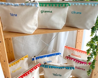 Pochette Ricamata con Nome - Astuccio in Cotone Personalizzato con Ricamo - idea regalo Natale - Regali per Amiche Testimoni Addio Nubilato