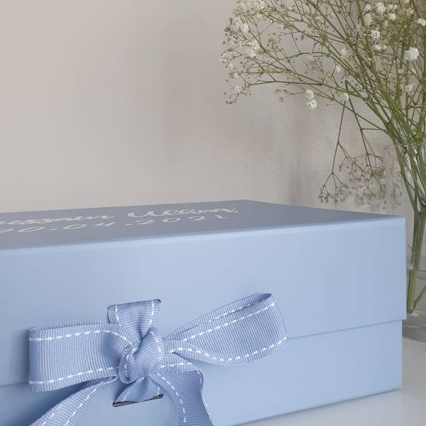 Coffret cadeau de luxe magnétique personnalisé bleu bébé A4 | Souvenir | Nouveau bébé garçon |Coffret cadeau| Eid, Ramadan, Anniversaire, Anniversaire d'un évènement, Mariage