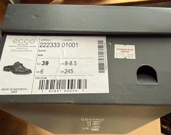 ECCO SCULPTED LX - woman’s shoes New In Box Size 8-8.5