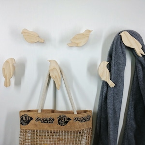 Bird themed animal wall hooks, set of 6 coat hooks, wild animals, solid oak wood, hallway hooks, robin, pigeon, sparrow,