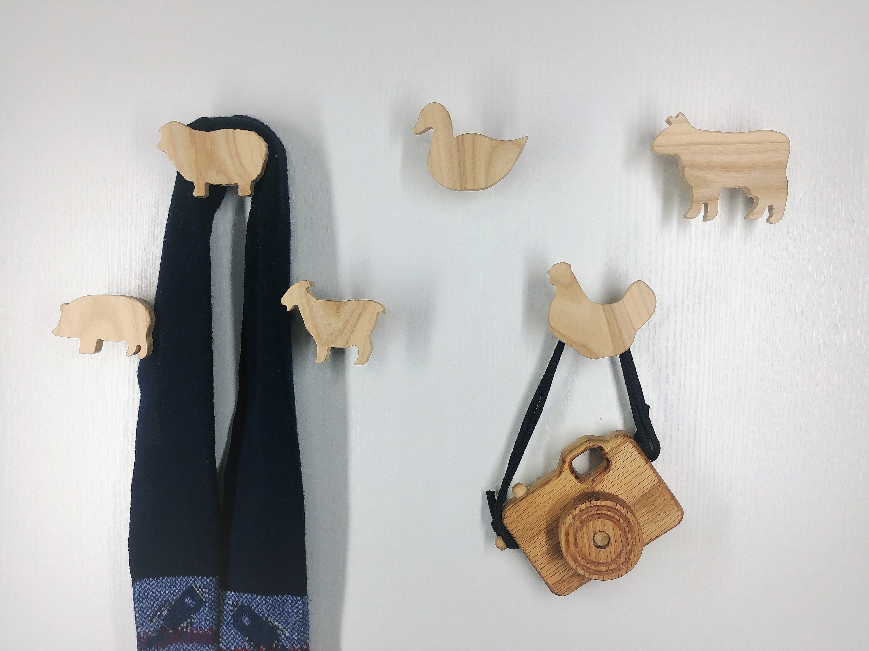 Farm Animal Wall Hooks, Set of 6 Coat Hooks, Farm Theme Décor, Solid Oak  Wood, Nursery Hallway Hooks, Chicken, Duck, Pig, Goat, Sheep, Cow 