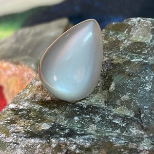 Natural Moon Stone Cabochon 28.60 Cts AAA Quality