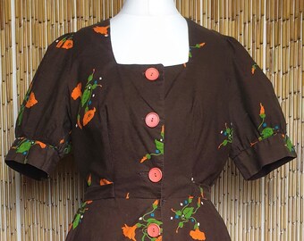 Vintage 1970s brown floral mini dress. Size 8