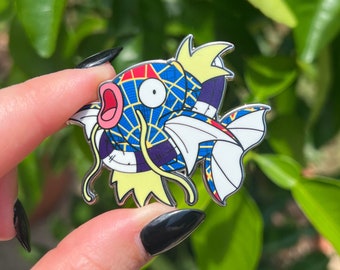 Pin de esmalte duro UV Magikarpet 2024