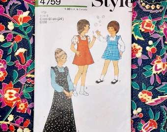 Style No 4759 Vintage Girls Dress Blouse Pinafore Pattern 1974 Sz 5