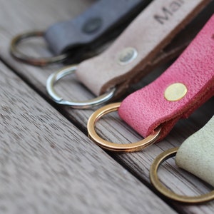 Schlüsselanhänger mit Ring & Gravur, recycle Leder, Schlüsselanhänger personalisiert, Geschenkidee, handmade, made in germany, mit Symbol Bild 3