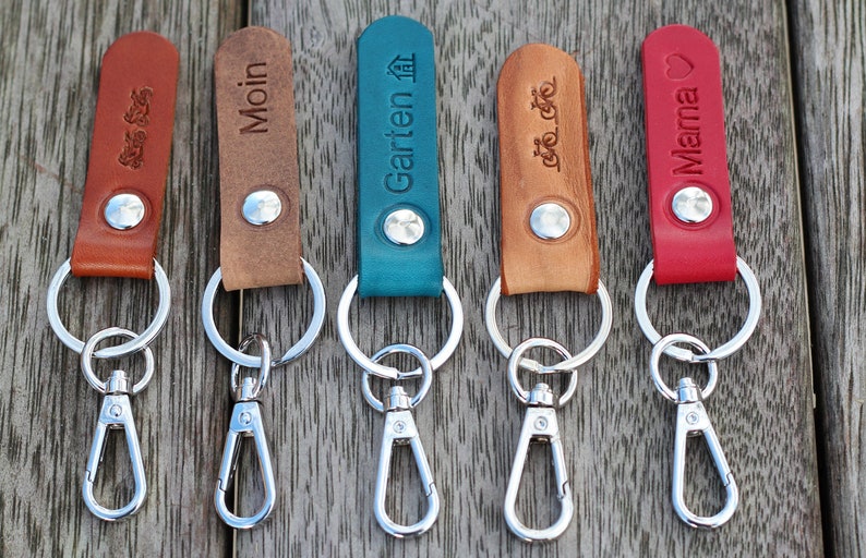 Schlüsselanhänger mit Ring & Gravur, recycle Leder, Schlüsselanhänger personalisiert, Geschenkidee, handmade, made in germany, mit Symbol Bild 1