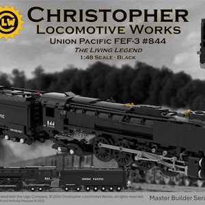 Puede incluir: Un modelo LEGO en blanco y negro de una locomotora Union Pacific FEF-3 #844. El modelo es a escala 1:48 y forma parte de la serie Master Builder. El texto "The Living Legend" está impreso en el modelo.