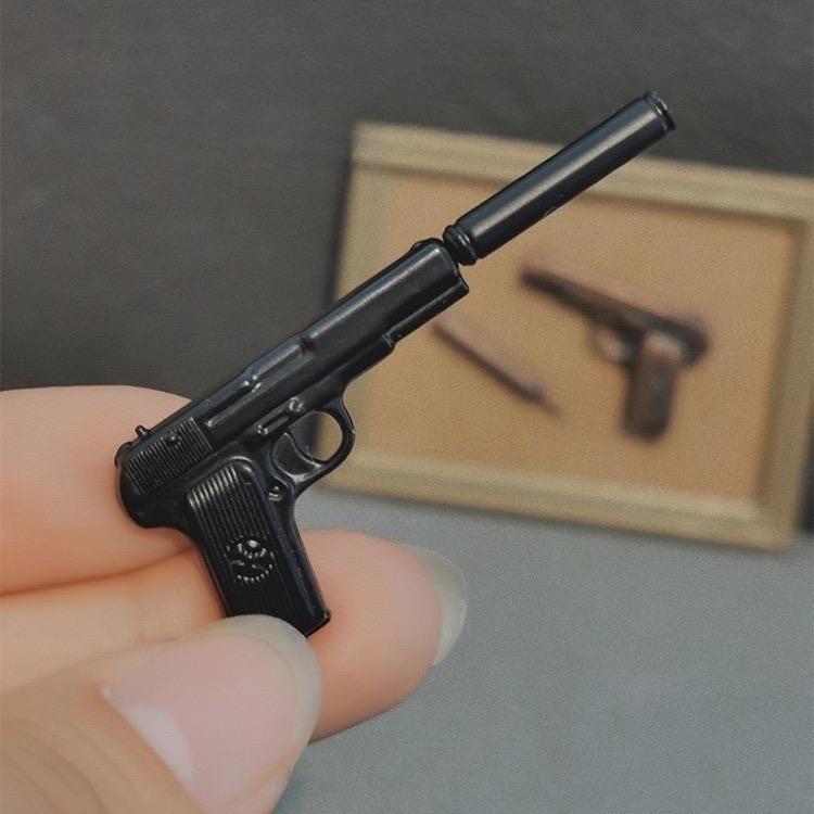 Miniature Guns for a Dolls House, Gun Replica 1/12 Scale, Action Figure ...